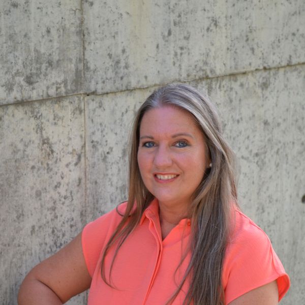 Maryann Szepvolgyi, Associate